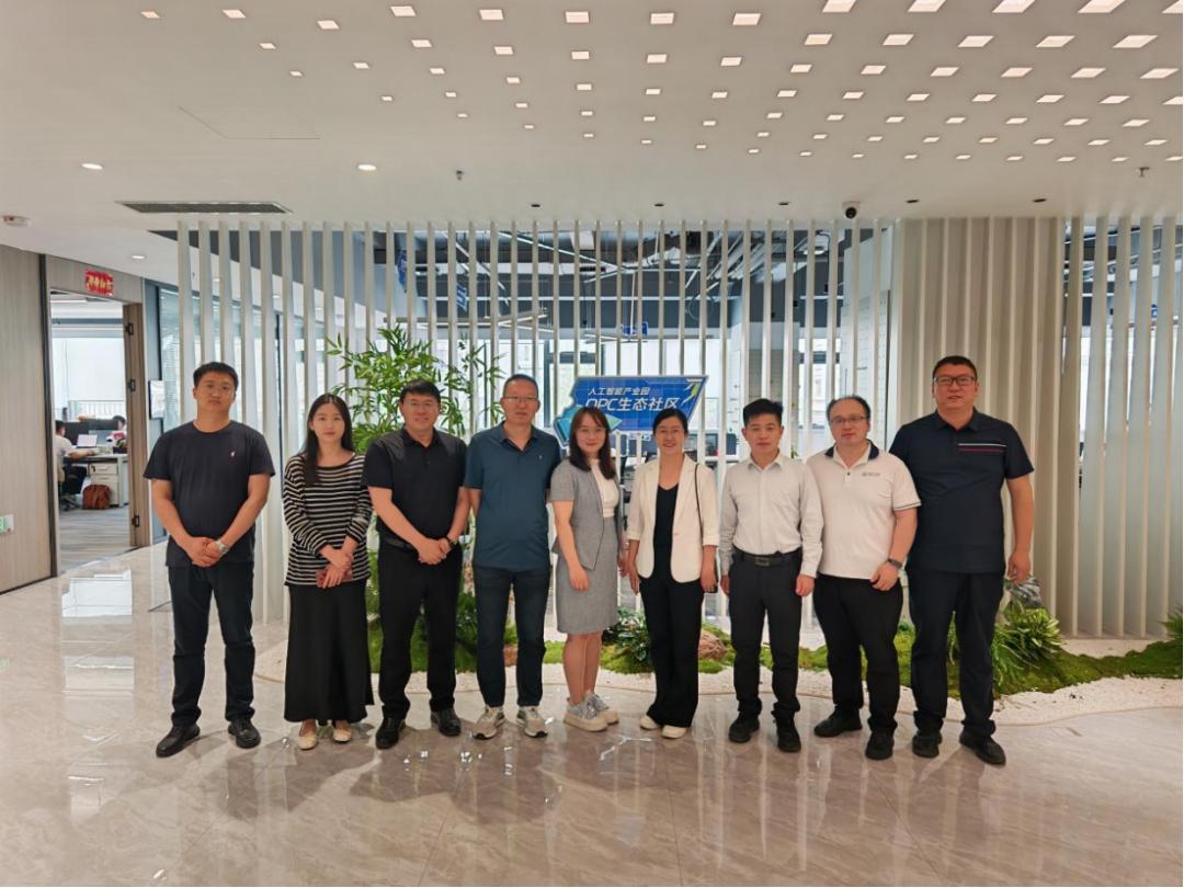 华北理工大学轻工学院人工智能学院赴中雄智图开展校企交流活动